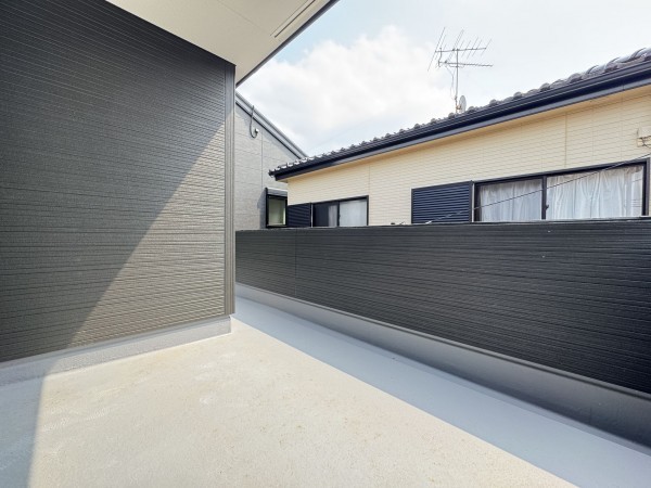 吉川市栄町、新築一戸建てのバルコニー画像です