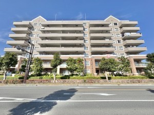吉川市きよみ野、マンションの画像です