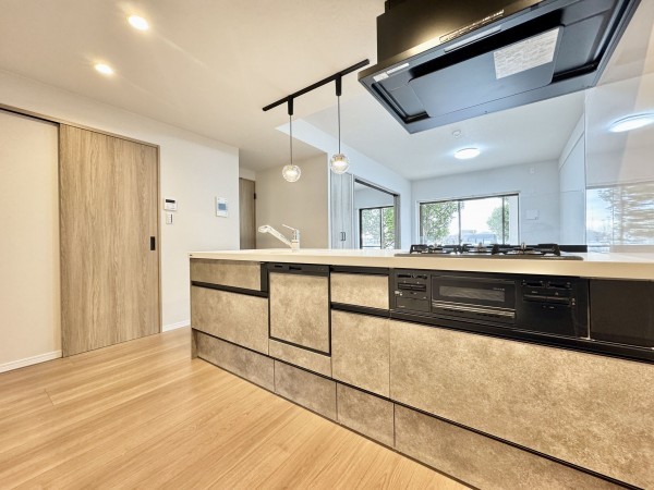 吉川市きよみ野、マンションの画像です