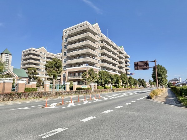 吉川市きよみ野、マンションの画像です