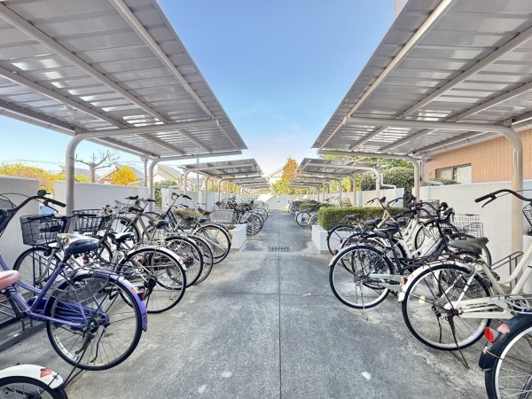 吉川市きよみ野、マンションの画像です