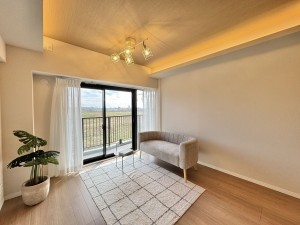 三郷市早稲田、マンションの画像です