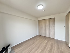 三郷市早稲田、マンションの寝室画像です