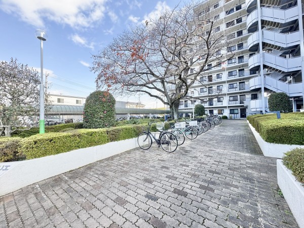 三郷市早稲田、マンションの画像です