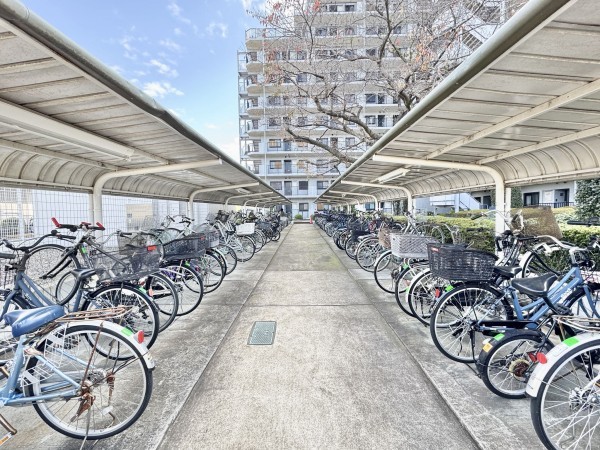 三郷市早稲田、マンションの画像です