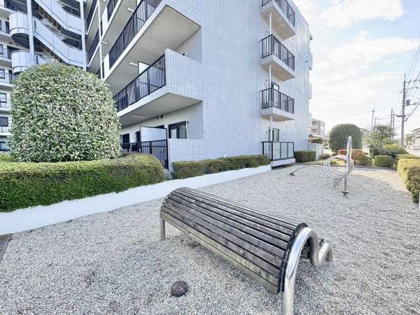 三郷市早稲田、マンションの画像です