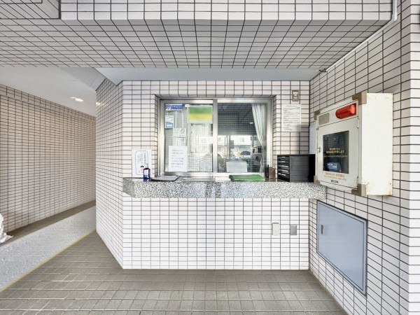 三郷市早稲田、マンションの画像です