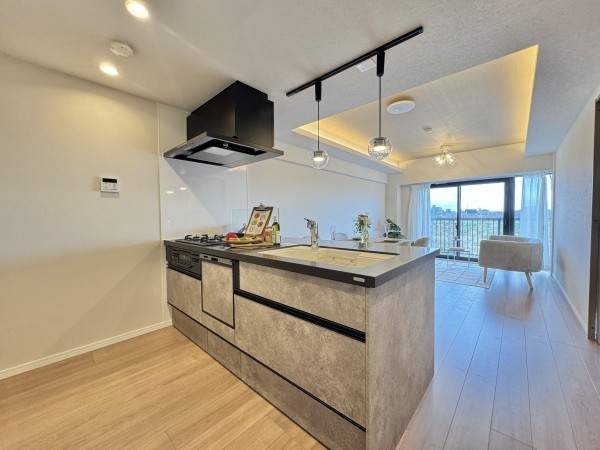 三郷市早稲田、マンションの画像です