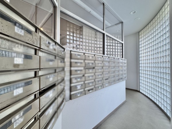 三郷市さつき平、マンションの画像です