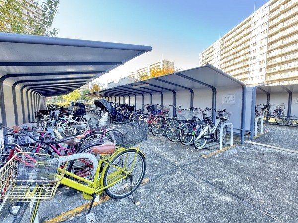 三郷市さつき平、マンションの画像です