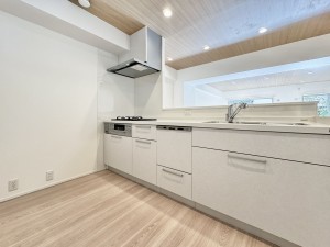 吉川市栄町、マンションの画像です