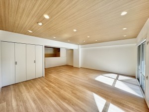 吉川市栄町、マンションの画像です