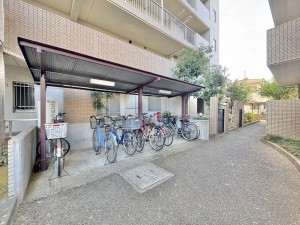 吉川市栄町、マンションの画像です