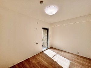 吉川市栄町、マンションの画像です