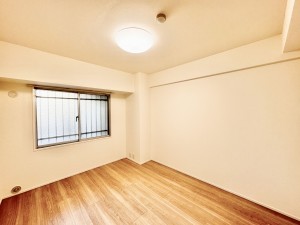 吉川市栄町、マンションの画像です