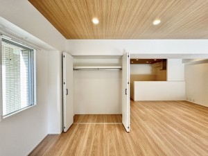 吉川市栄町、マンションの画像です