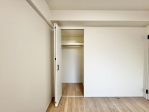 吉川市栄町、マンションの画像です