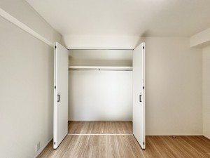 吉川市栄町、マンションの画像です