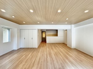 吉川市栄町、マンションの画像です