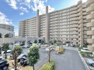 吉川市栄町、マンションの画像です