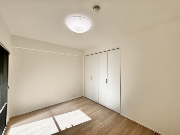 吉川市栄町、マンションの画像です