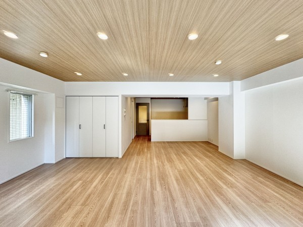 吉川市栄町、マンションの画像です