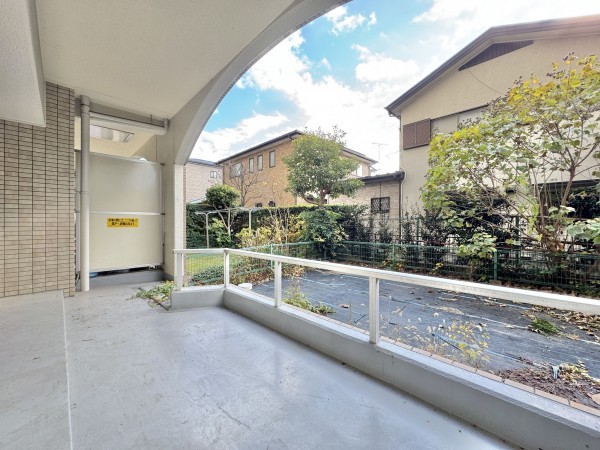 吉川市栄町、マンションの画像です