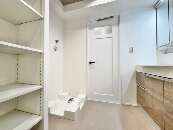 吉川市栄町、マンションの画像です