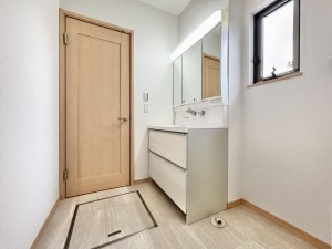 吉川市美南、中古一戸建ての画像です