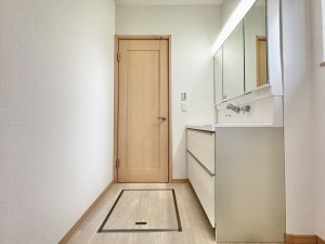 吉川市美南、中古一戸建ての画像です