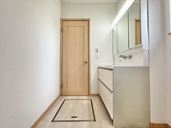 吉川市美南、中古一戸建ての画像です