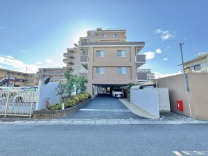 三郷市東町、マンションの画像です