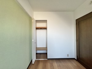 三郷市高州、マンションの画像です