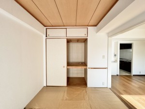 三郷市高州、マンションの画像です