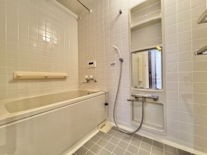 三郷市高州、マンションの画像です