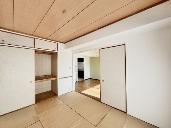 三郷市高州、マンションの画像です