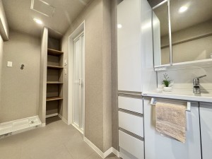 三郷市早稲田、マンションの画像です