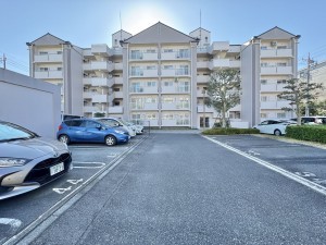 三郷市早稲田、マンションの画像です