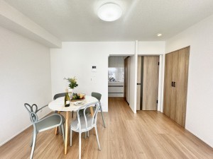 三郷市早稲田、マンションの画像です