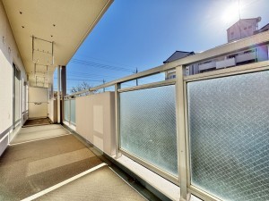 三郷市早稲田、マンションの画像です