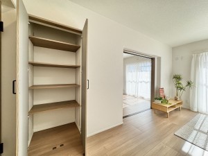 三郷市早稲田、マンションの画像です