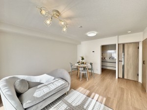 三郷市早稲田、マンションの画像です