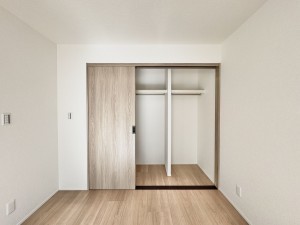 三郷市早稲田、マンションの画像です