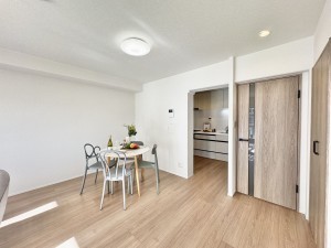 三郷市早稲田、マンションの画像です