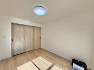 三郷市早稲田、マンションの画像です