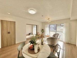 三郷市早稲田、マンションの画像です