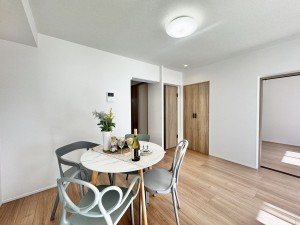 三郷市早稲田、マンションの画像です