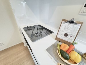 三郷市早稲田、マンションの画像です