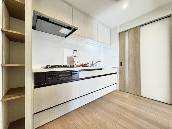 三郷市早稲田、マンションの画像です