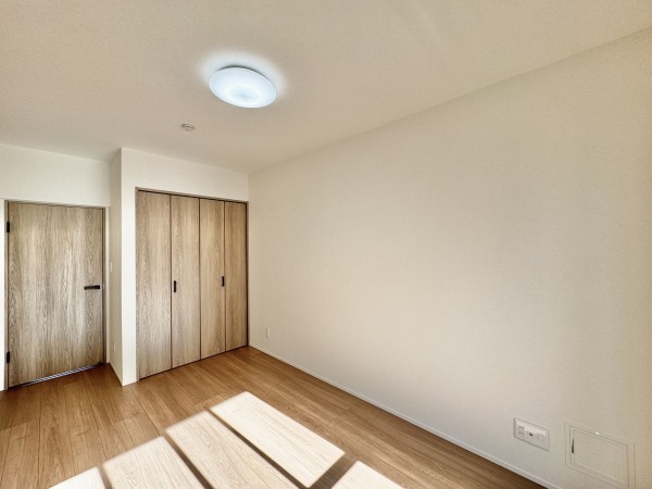 三郷市早稲田、マンションの画像です